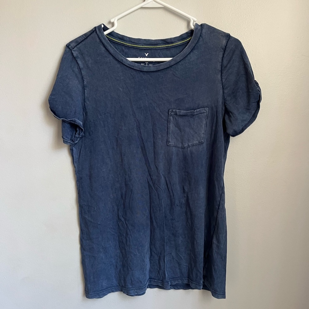 American Eagle Favorite - blue loose fit tee shirt - size medium